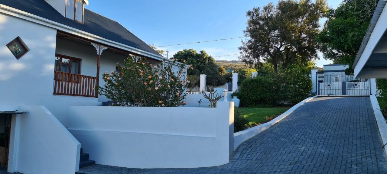 7 On South Hotel Bredasdorp Exterior photo
